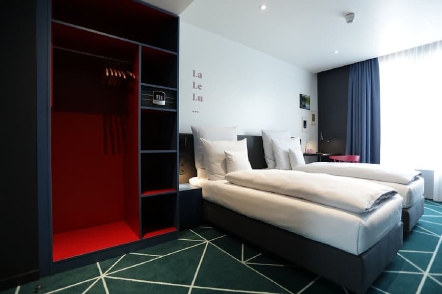 sander Hotel