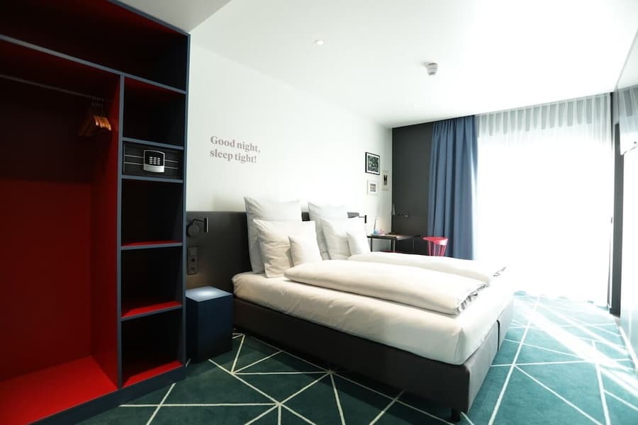 sander Hotel