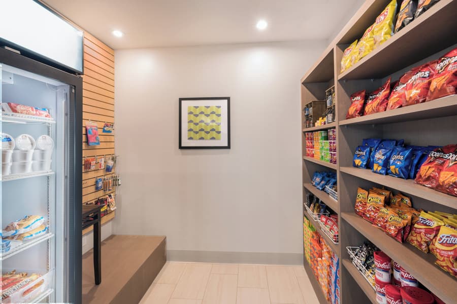 Holiday Inn Express & Suites Lake Havasu - London Bridge by IHG