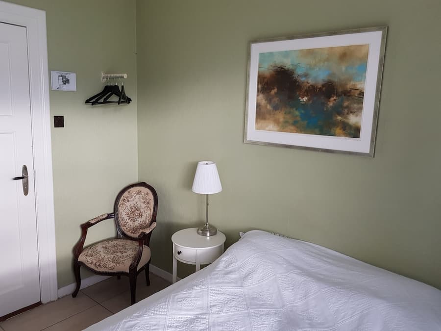 FE Gisting