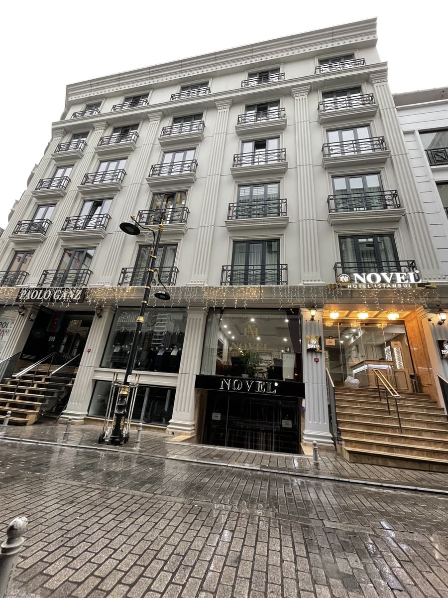 Novelty Hotel