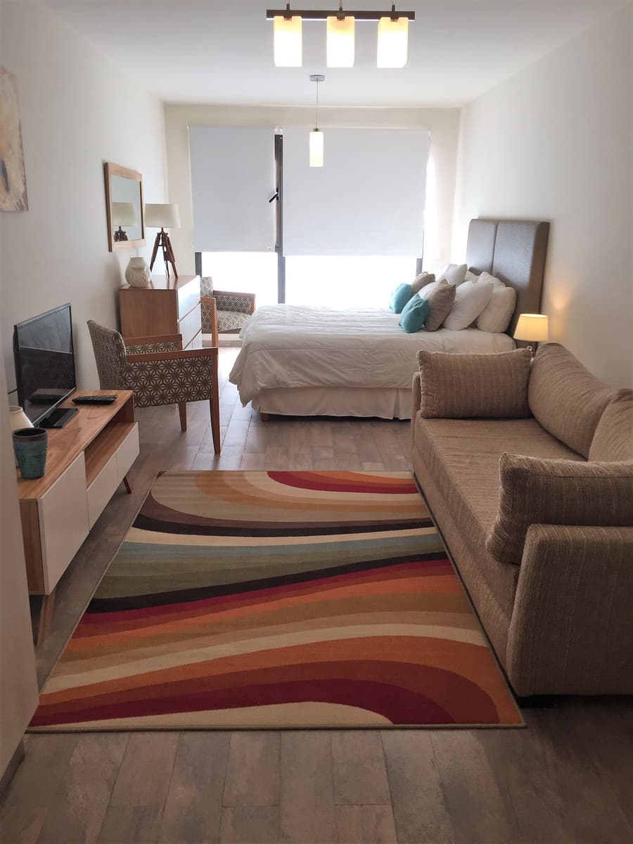 Urbana Suites & Studios 440