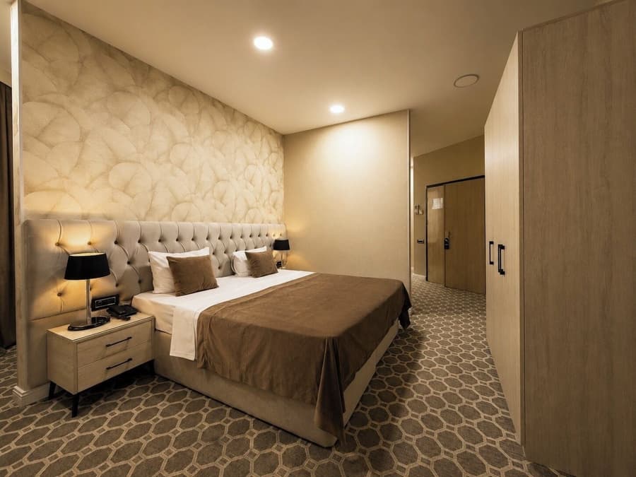 West Shine Hotel