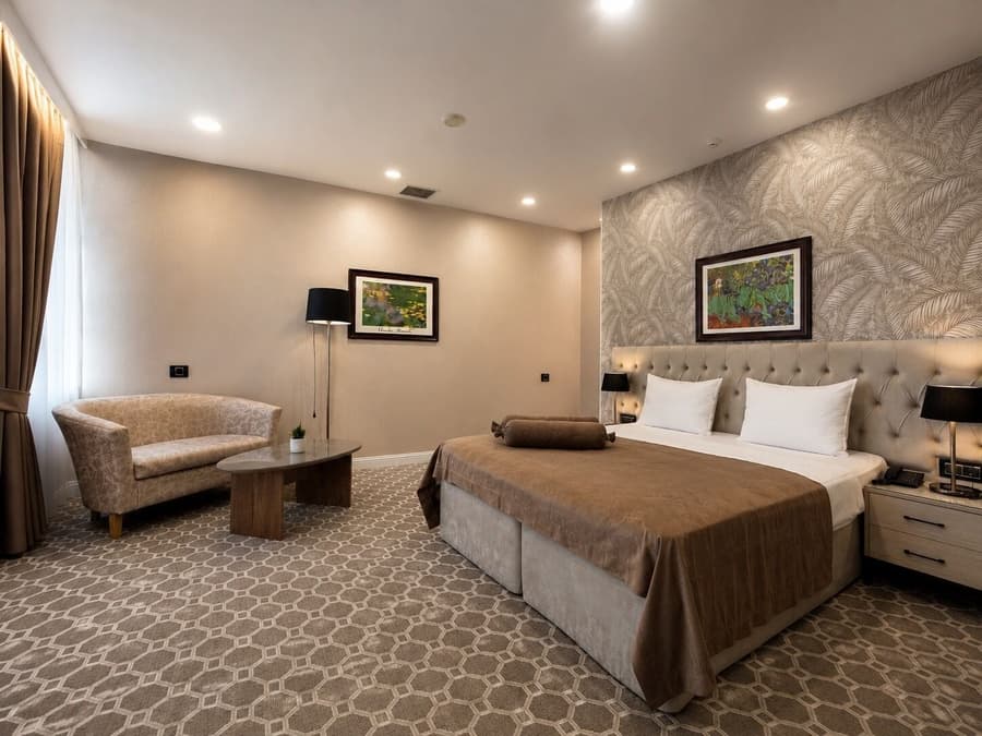 West Shine Hotel
