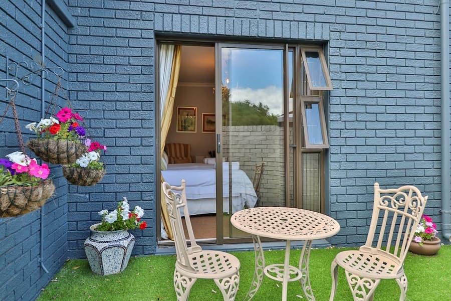 The Whale's Tale Guesthouse