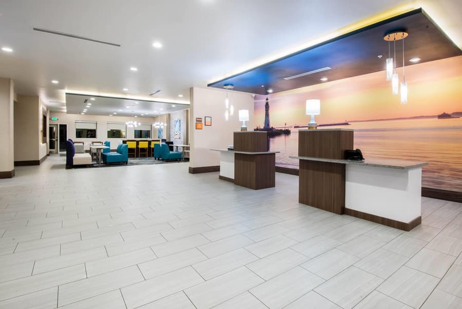 La Quinta Inn & Suites by Wyndham Buffalo Amherst