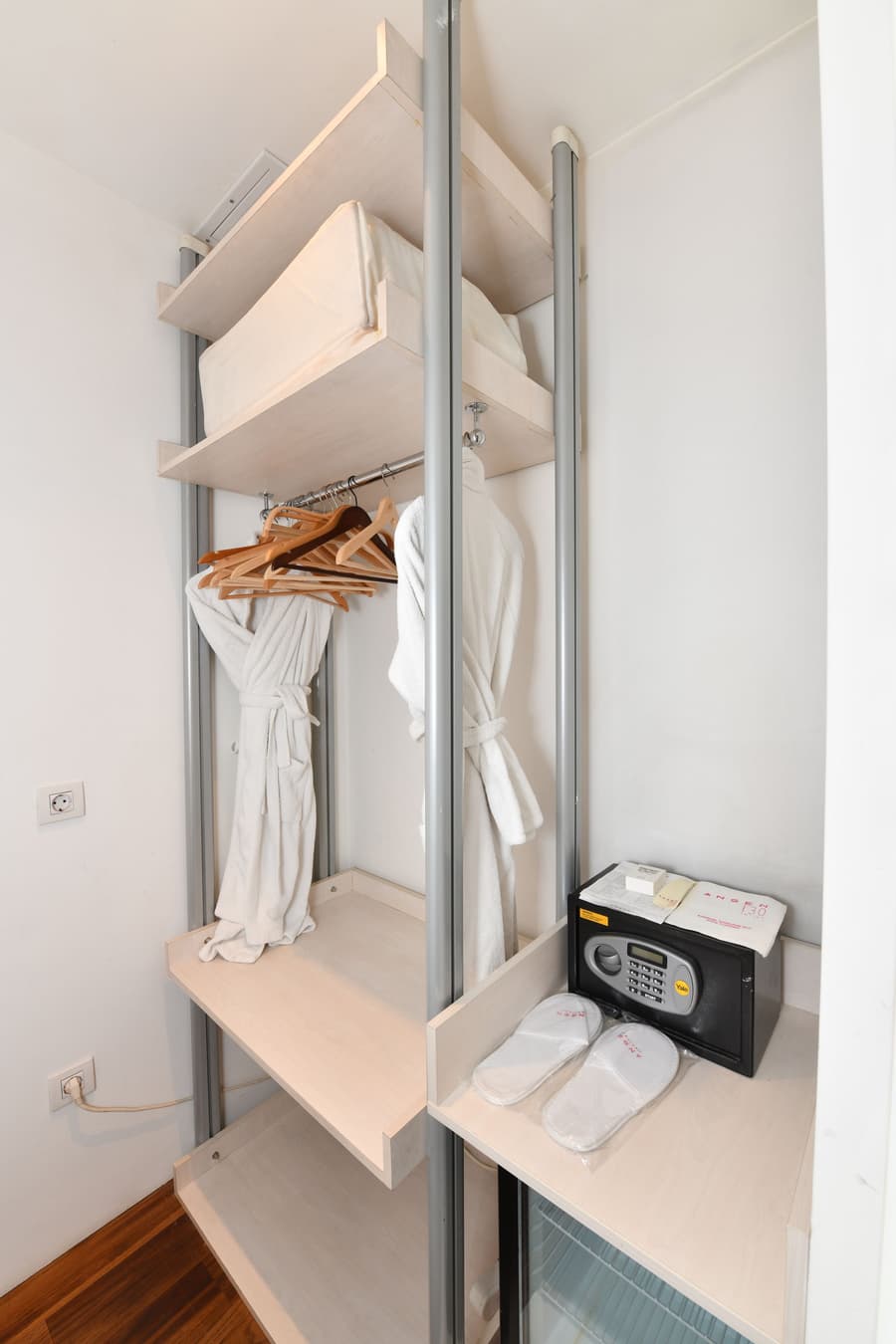 Ansen Suites