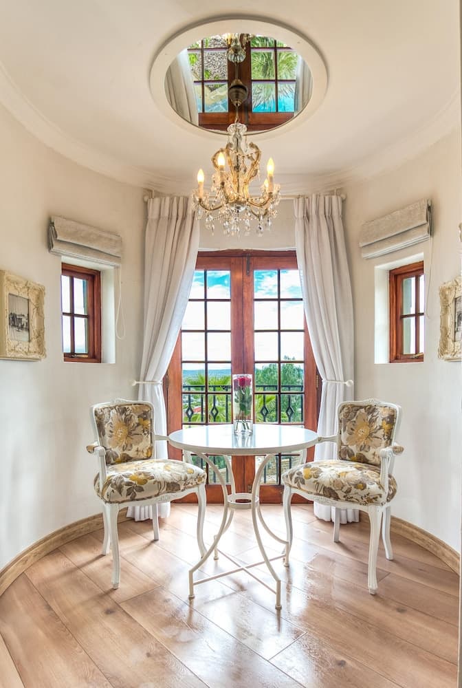 Heinitzburg Boutique Hotel