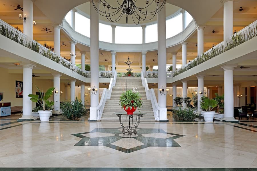 Grand Palladium Lady Hamilton Resort & Spa All Inclusive