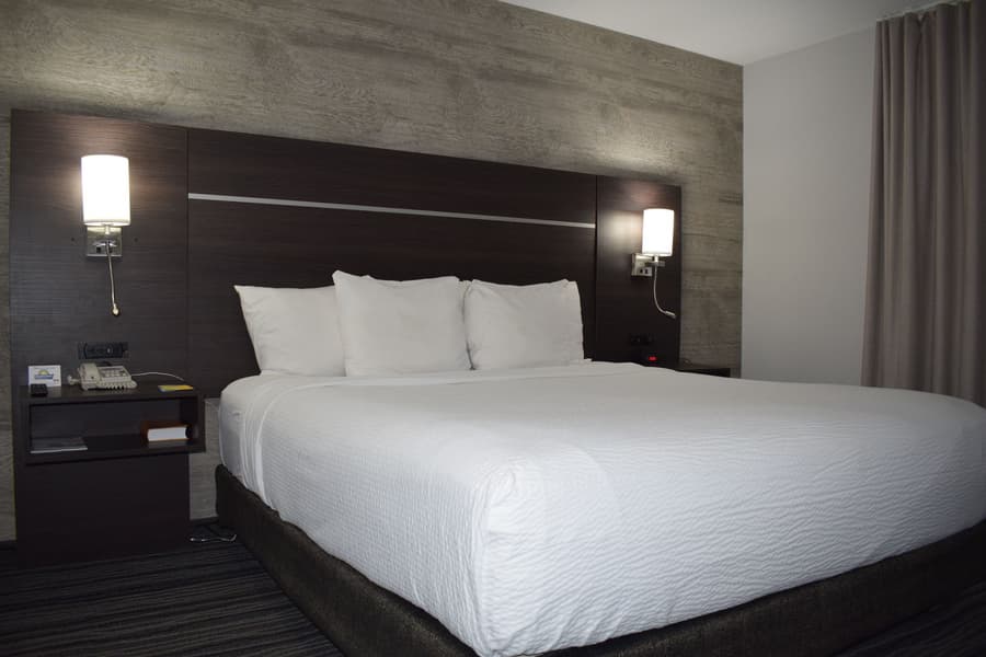 Days Inn by Wyndham Kingston