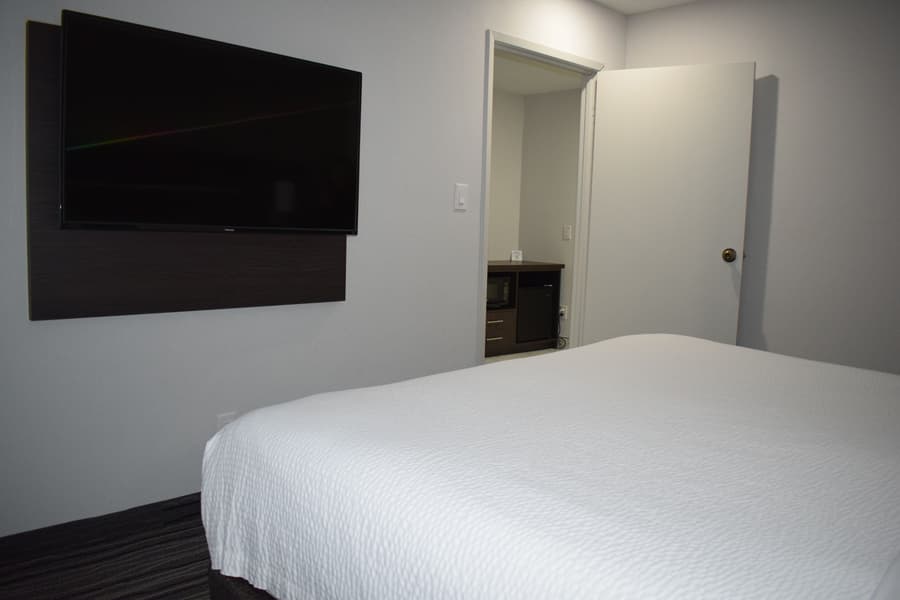 Days Inn by Wyndham Kingston