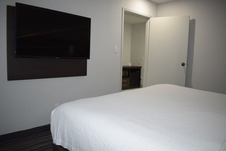 Days Inn by Wyndham Kingston