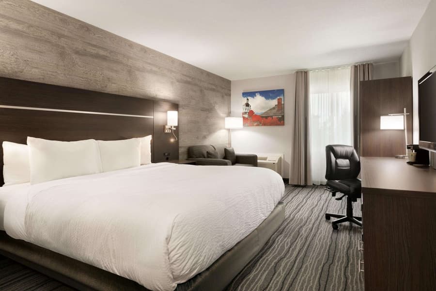 Days Inn by Wyndham Kingston