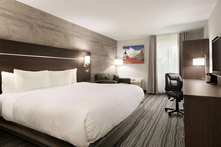 Days Inn by Wyndham Kingston