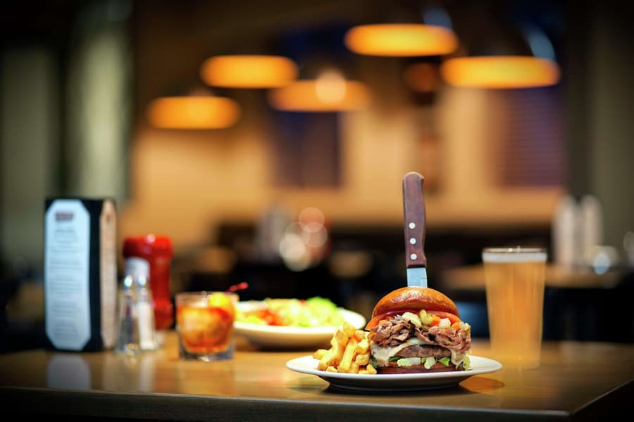 DoubleTree by Hilton Chicago Midway Airport