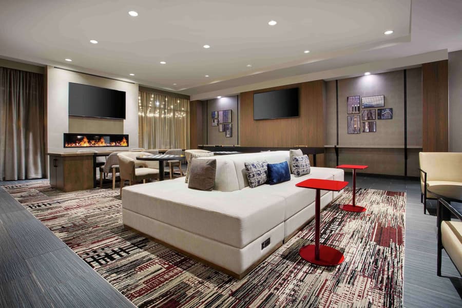 DoubleTree by Hilton Chicago Midway Airport