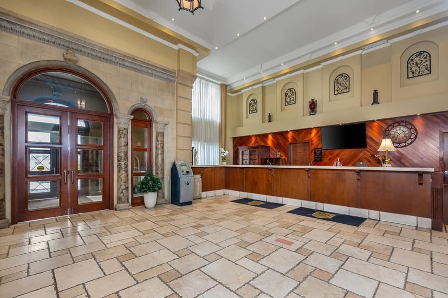 Hotel Brossard, an Ascend Collection Hotel