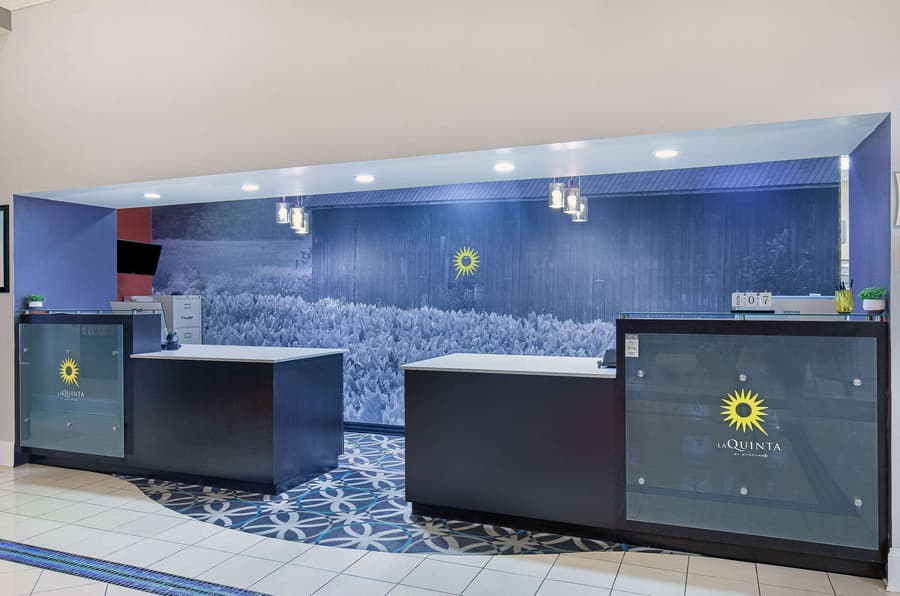 La Quinta Inn & Suites by Wyndham Bowling Green