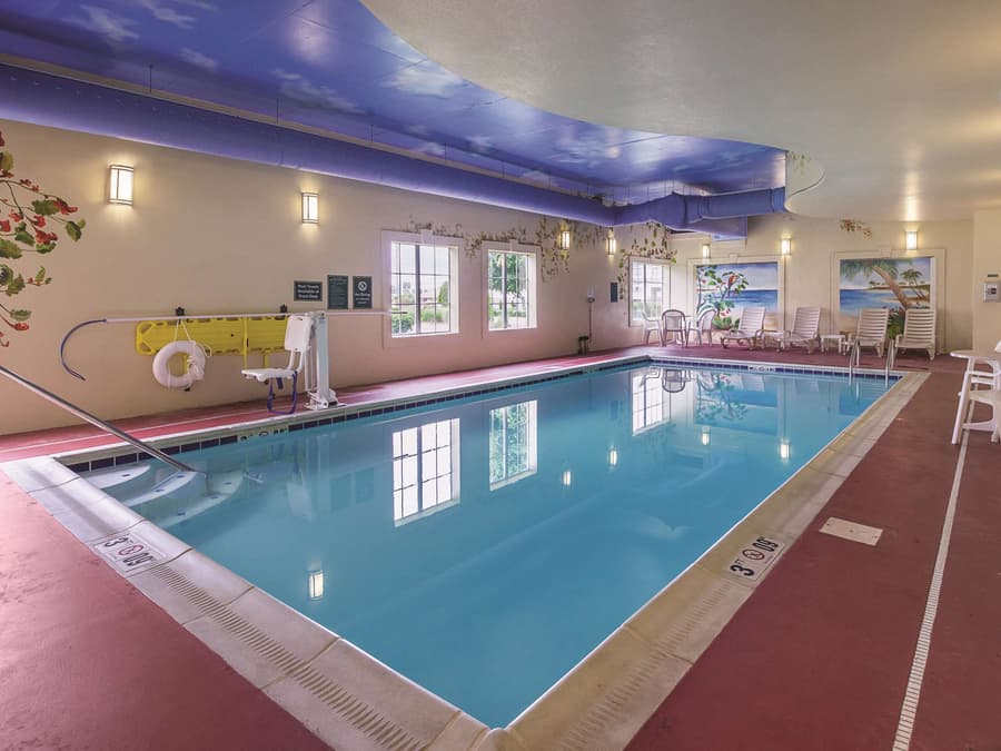 La Quinta Inn & Suites by Wyndham Bowling Green