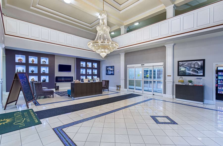 La Quinta Inn & Suites by Wyndham Bowling Green
