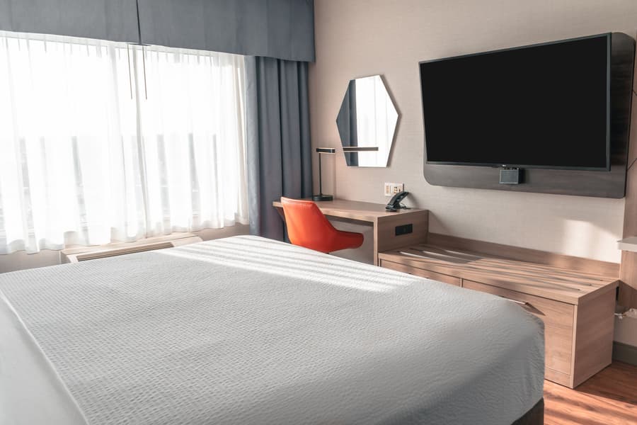 Holiday Inn Express & Suites Kingston Central by IHG