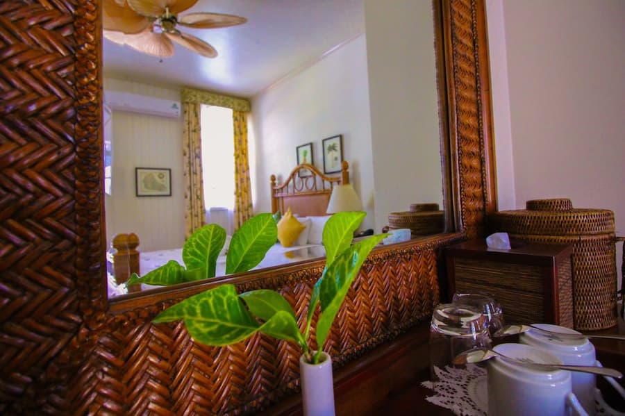 Grenadine House