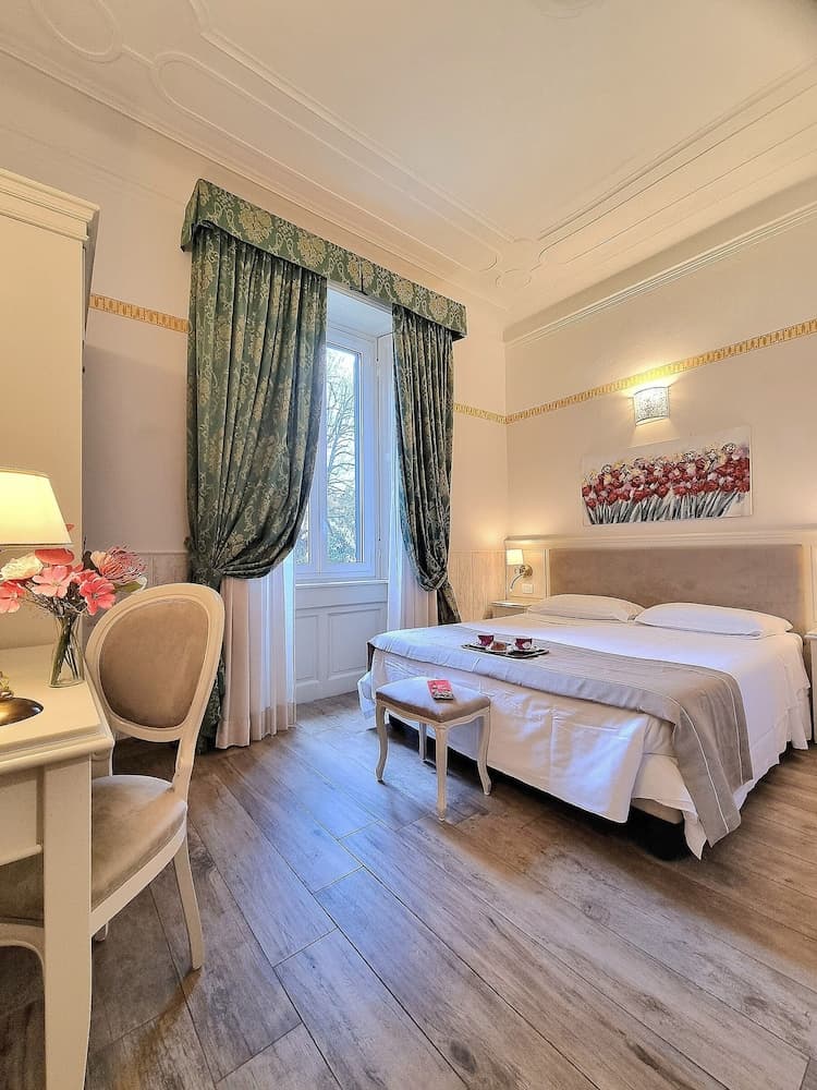 Charly Hotel