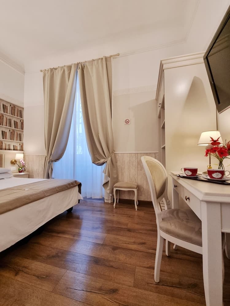 Charly Hotel
