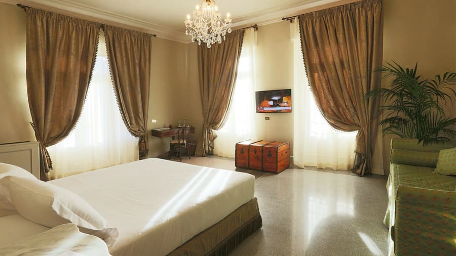 Hotel Locarno