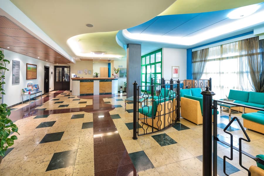 West Point Airport Hotel