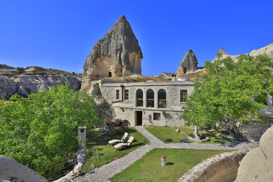Traveller's Cave Hotel