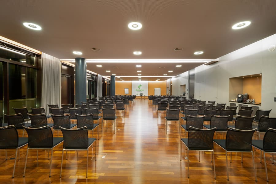 Holiday Inn Zurich - Messe by IHG