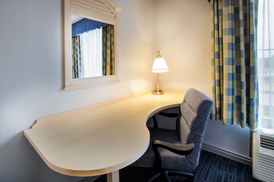 Hampton Inn & Suites Cape Cod-West Yarmouth