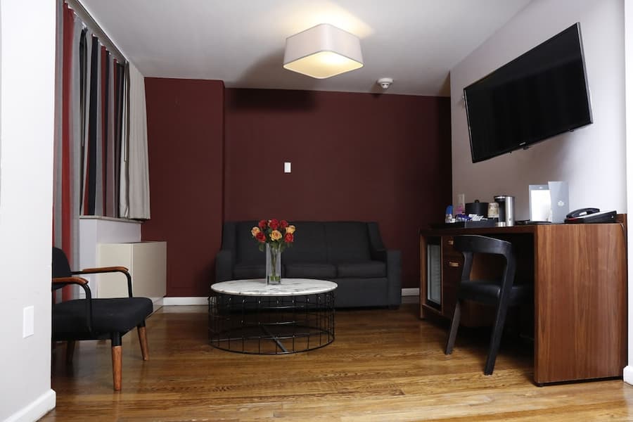 Hotel 32 32