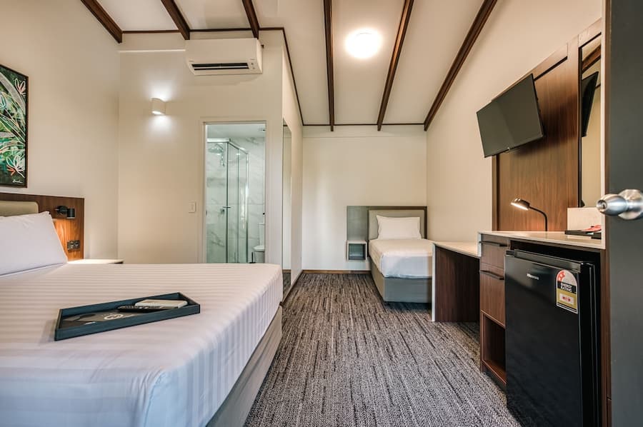 Palms City Resort