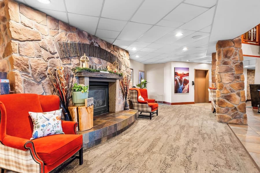 Best Western Rocky Mountain Lodge