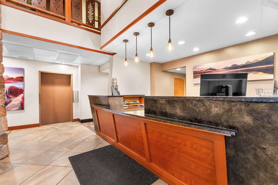 Best Western Rocky Mountain Lodge