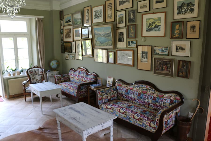 Alpenrose Hotel & Gardens