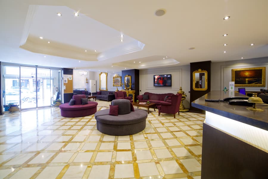 Grand Ant Hotel