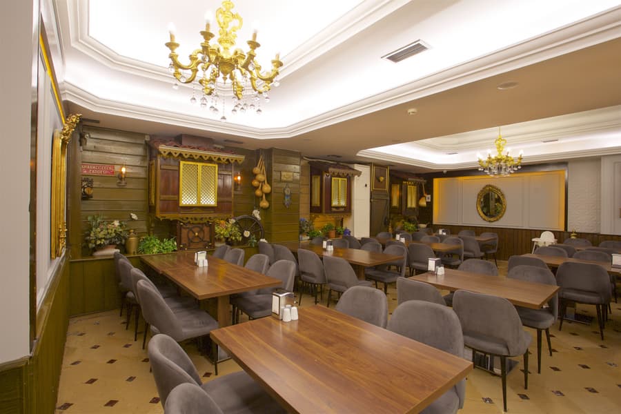 Grand Ant Hotel