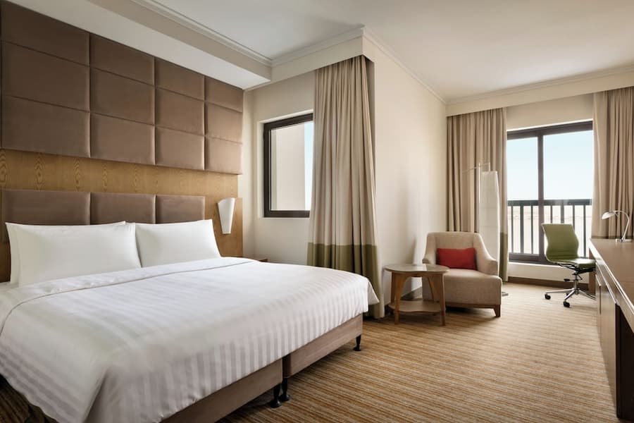 Traders Hotel, Qaryat Al Beri