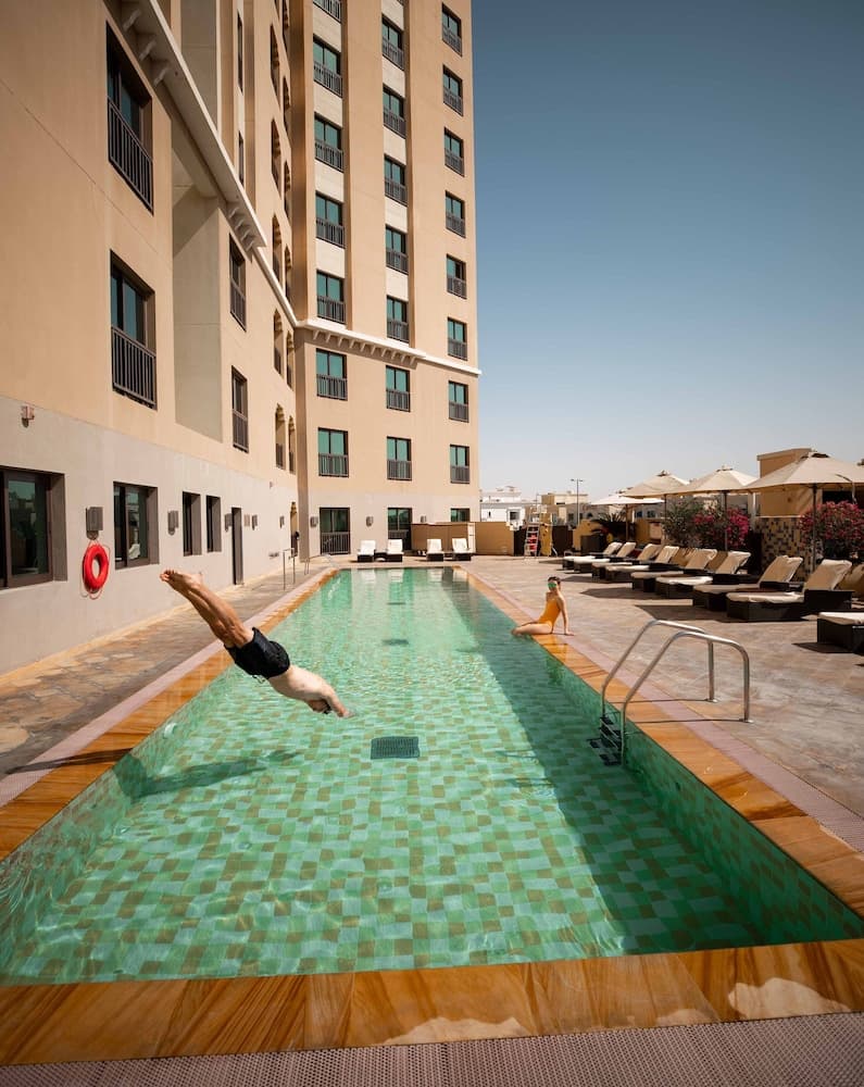 Traders Hotel, Qaryat Al Beri