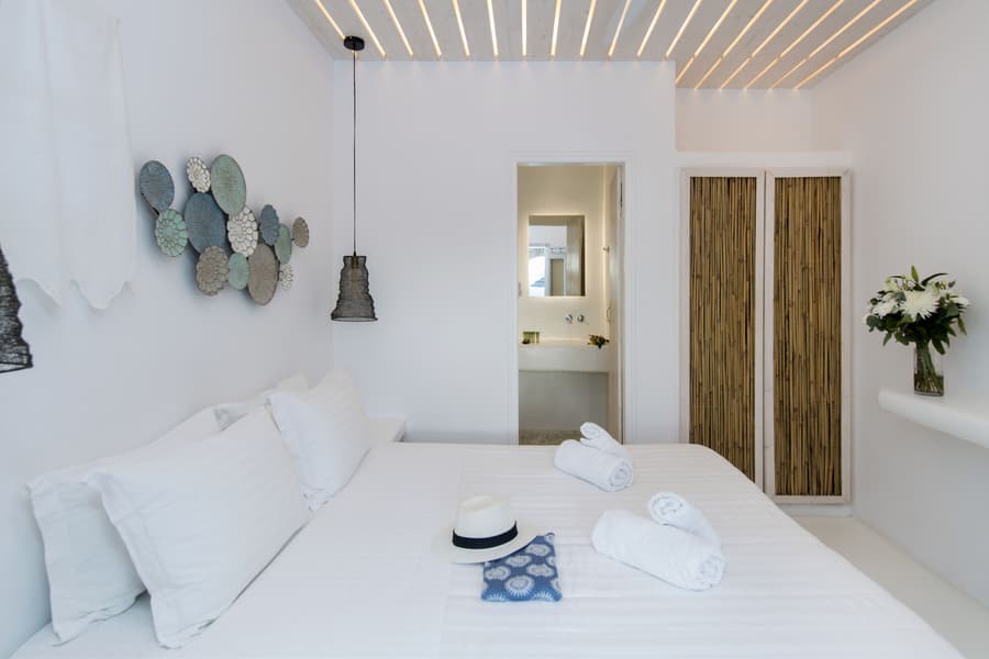 Zefi Hotel & Suites