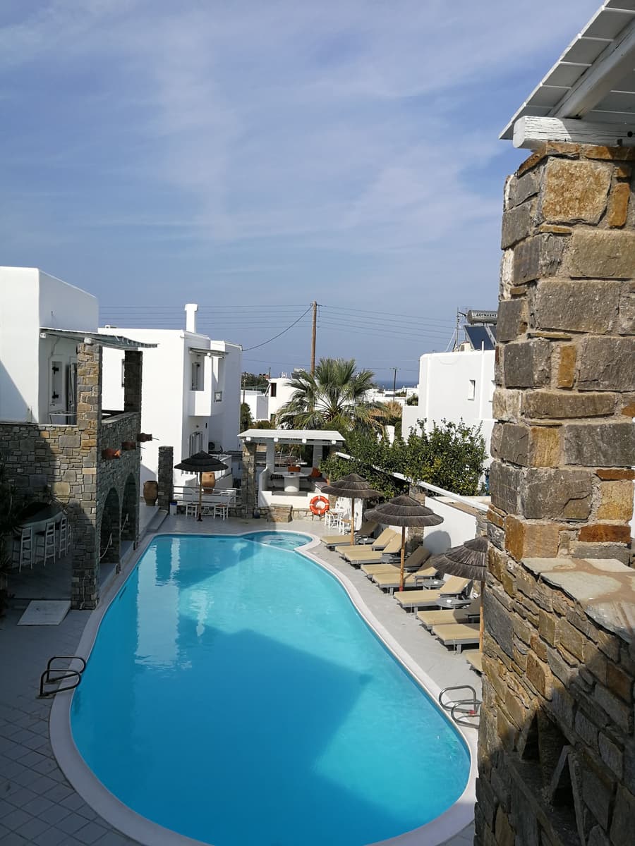 Zefi Hotel & Suites