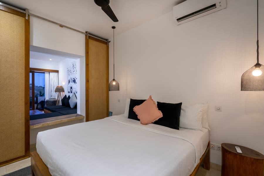 Ohana's Beachfront Resort & Beach Club