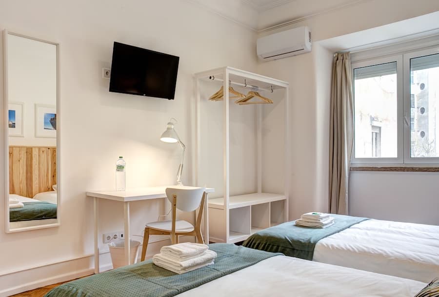 Home Out Rooms & Apartments