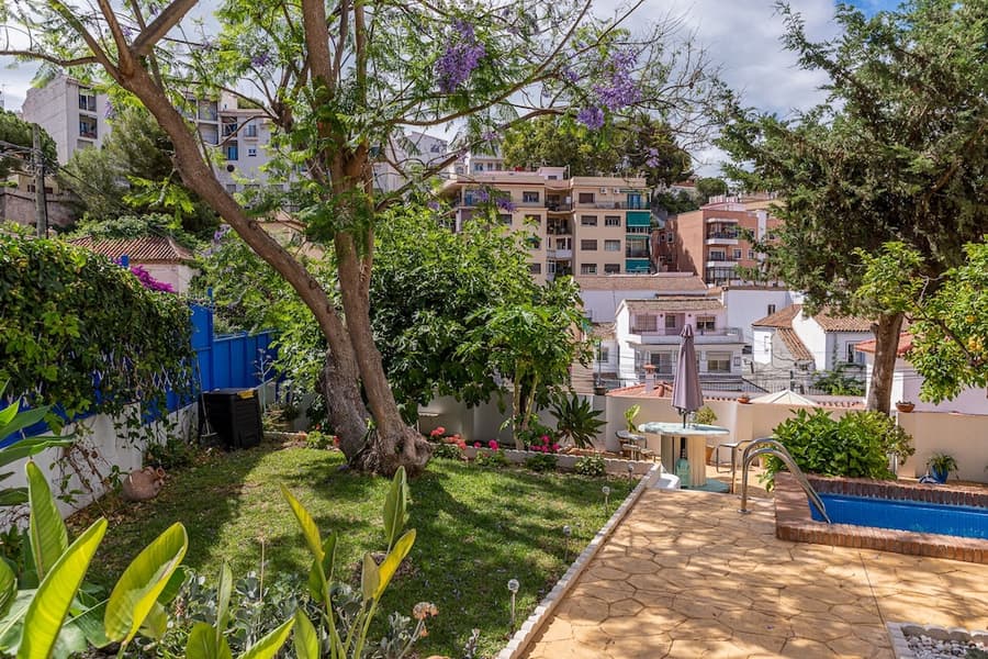 Blue Castle Guesthouse