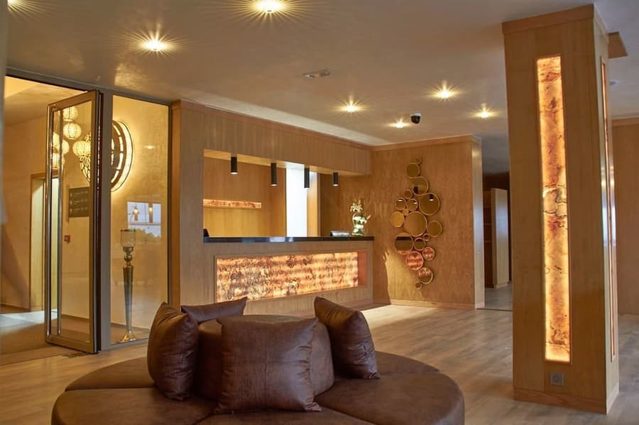 Mabrouk Hotel And Suites