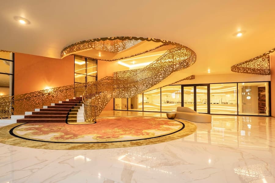Savoy Palace - The Leading Hotels of the World - Savoy Signature
