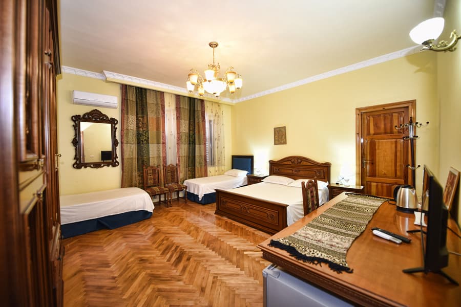 Rose Garden Hotel